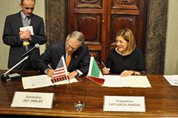 In 2017 while visiting Italy Governor Jay Inslee met with President Catiuscia Marini of the Umbria Region.