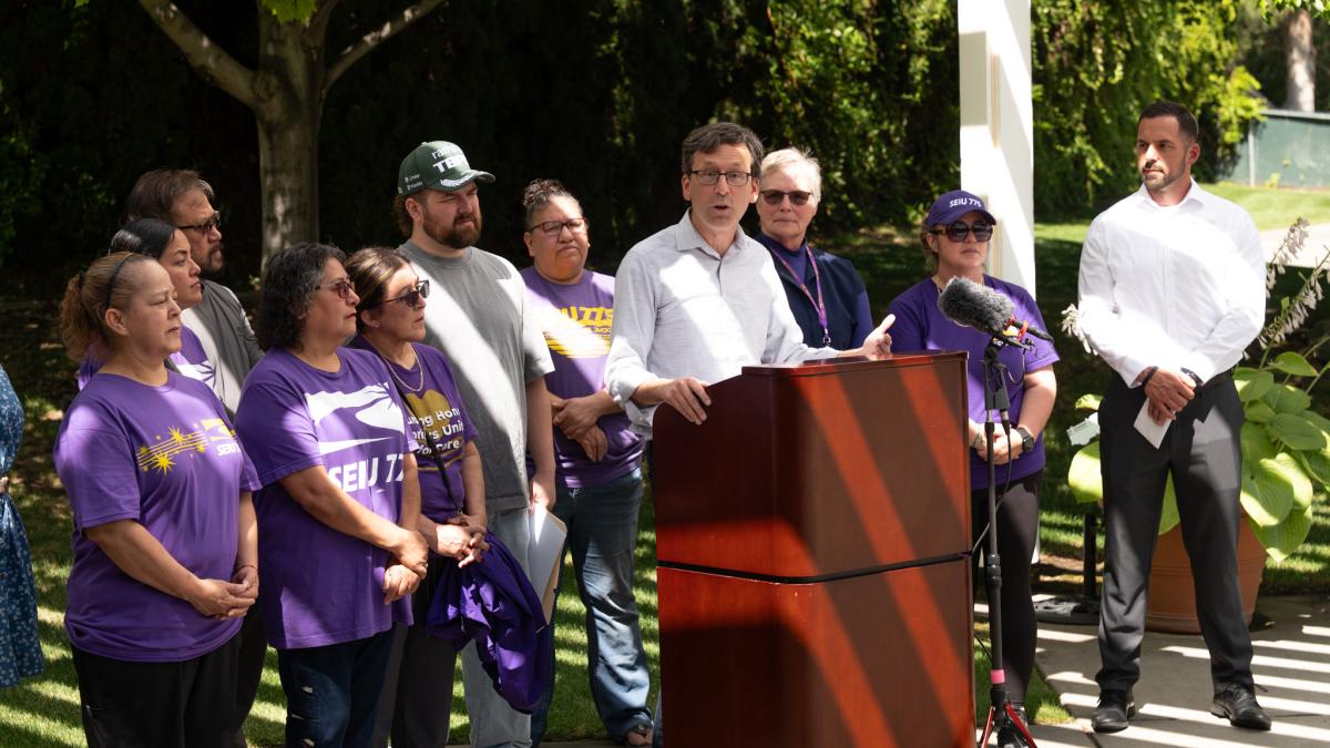 Governor Bob Ferguson speaks at Tri-Cities Medicaid press conference